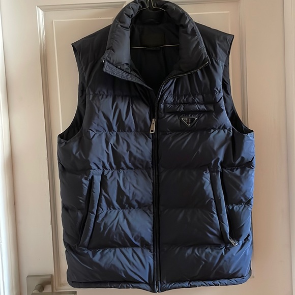 Prada Mens Ry-Nylon Sleeveless Puffer Jacket